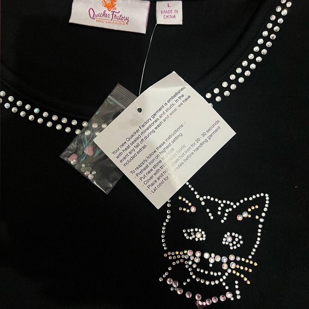 Quacker Factory Black Top with Rhinestone Cat Design - Picture 4 of 5